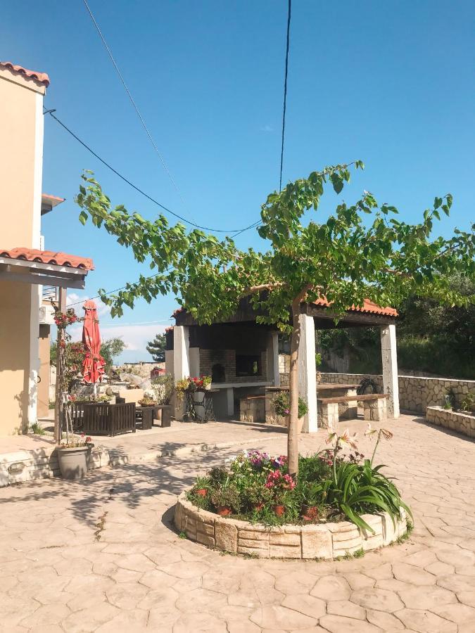 Villeta Nikol Lixouri Esterno foto
